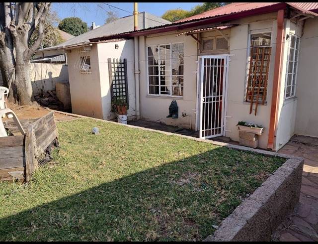 3 BEDROOM HOUSE FOR SALE IN KENSINGTON